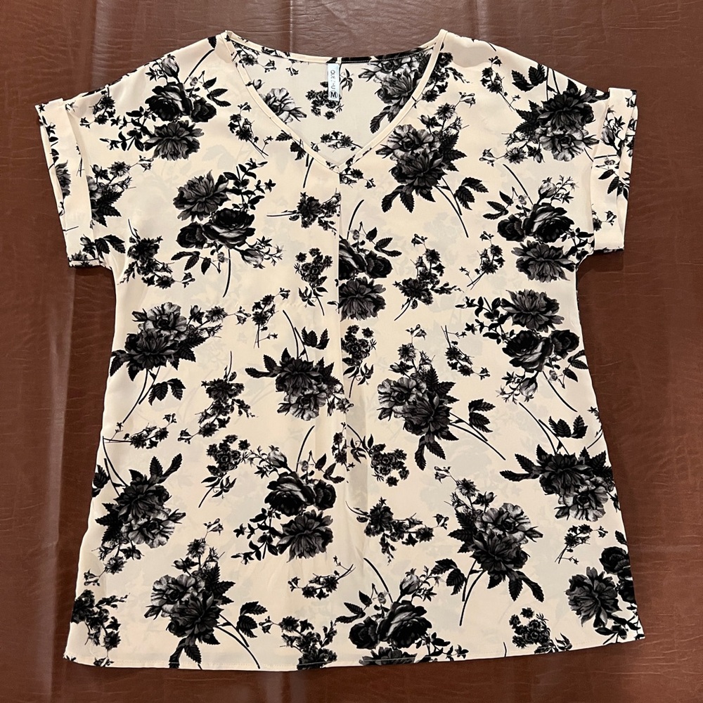 Que Zhu Women’s Blouse - Size Medium